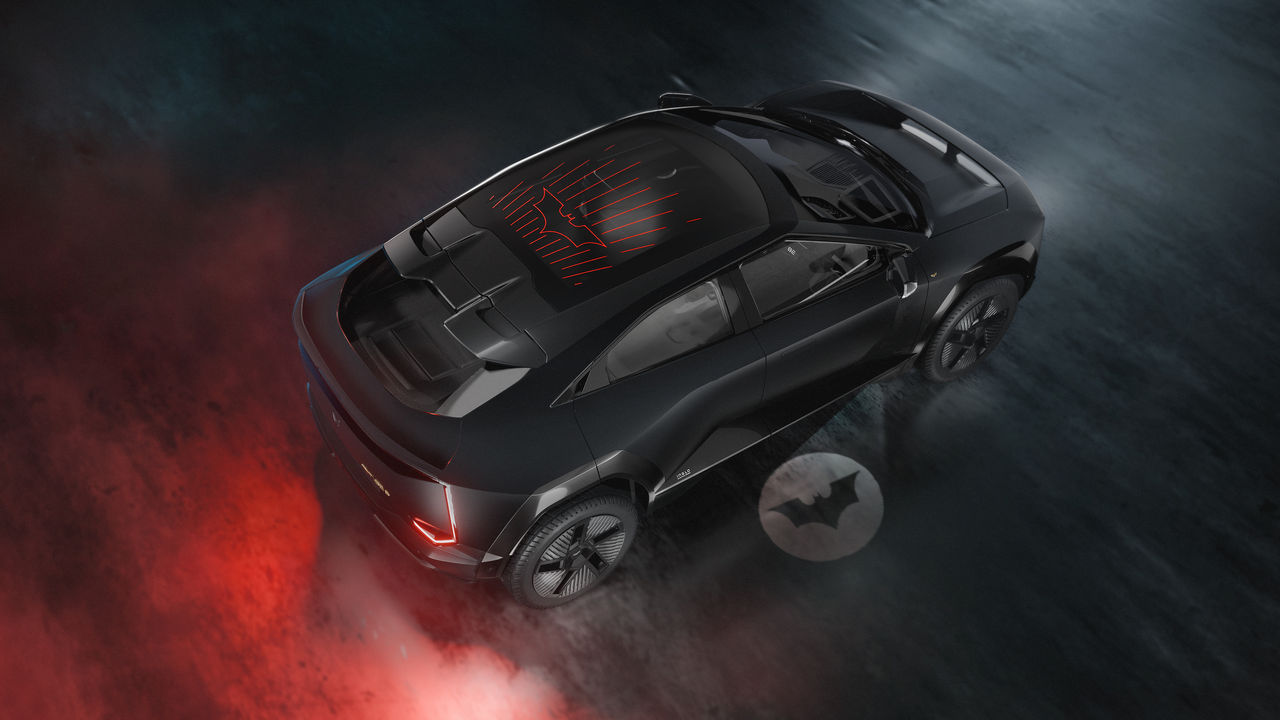 Webasto als Systempartner entwickelt für Mahindra ein beleuchtetes, Batman‑inspiriertes Panoramadach und kommuniziert die Innovation in einer Pressemitteilung.