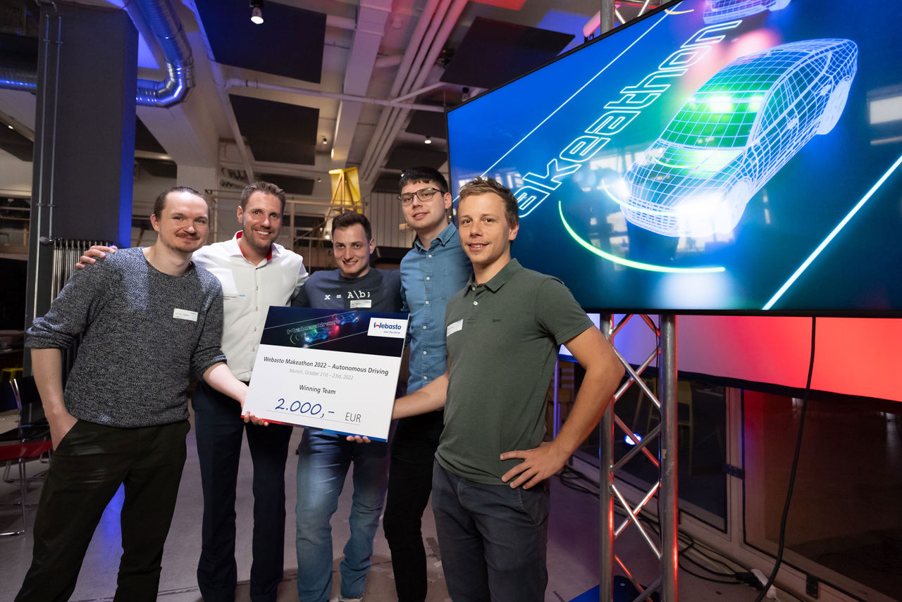 Newsroom: Webasto Makeathon 2022 awards the winning Autonomous Driving team €2,000, underscoring Webasto’s role as a system partner in vehicle innovation and collaboration.